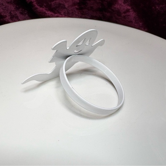 Halloween Cupcakes & Cashmere - Issac Mizrahi Embroidered Napkins & Ghost Rings - Picture 13 of 13